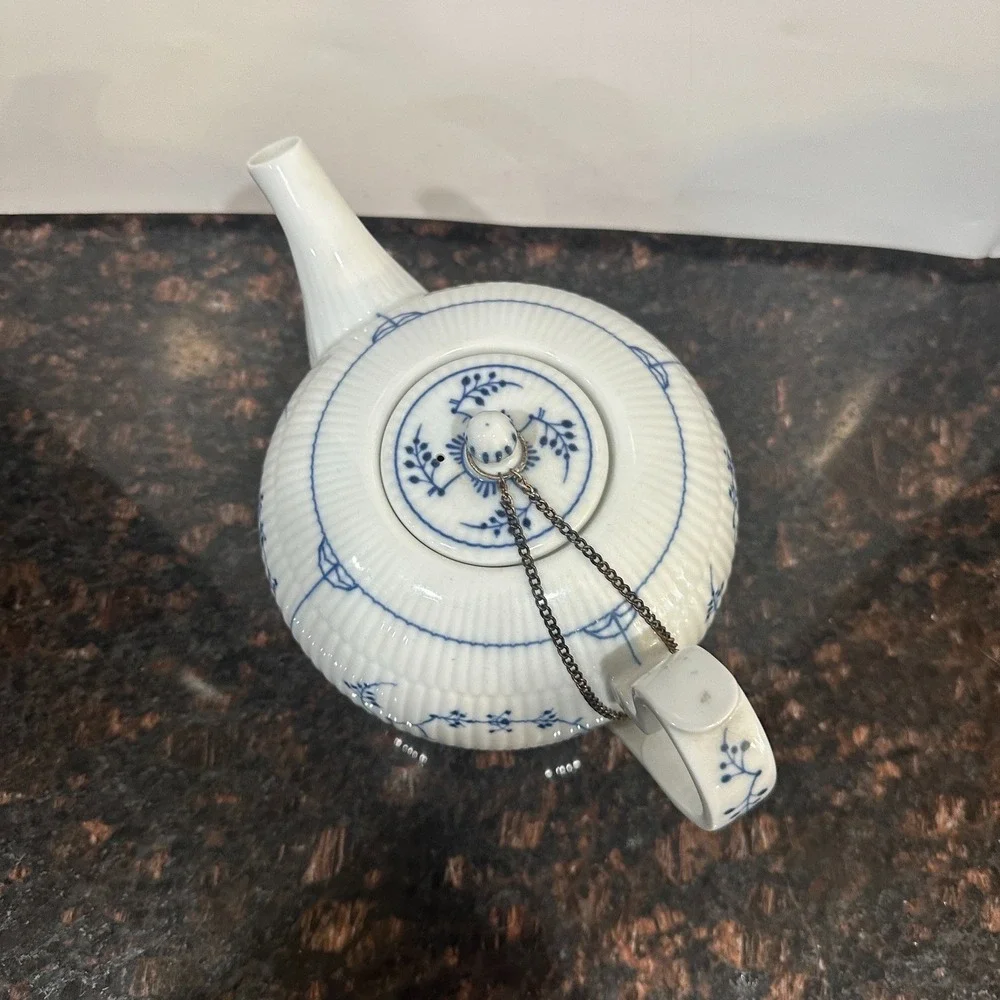 VTG Wallendorf 1764 Blue White Porcelain Teapot Germany Handarbeit Floral RARE